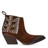 Winter 2024 Elena Iachi | E3392 Bruine Enkellaars Met Studs